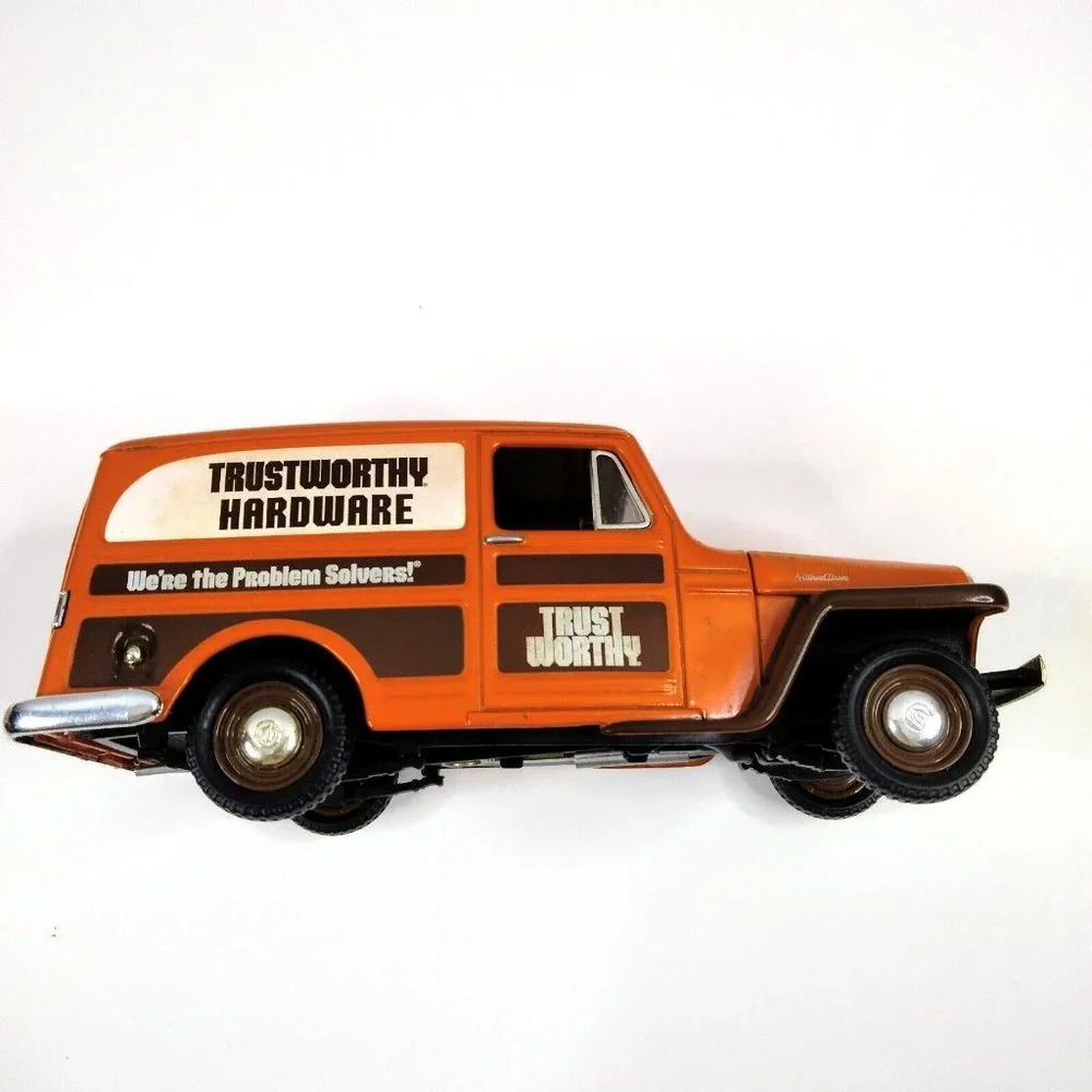 Liberty‎ Classic 1953 Jeep Willys Trustworthy Hardware 10 Annv 1/25 Diecast Bank